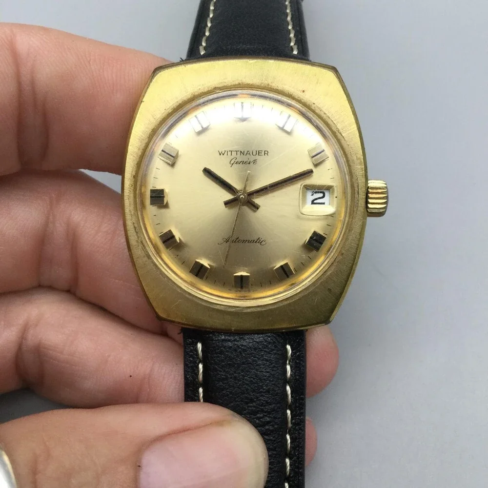 Vintage Wittnauer Geneve Mens Watch 33mm Champagne Dial Auto Date Black Leather